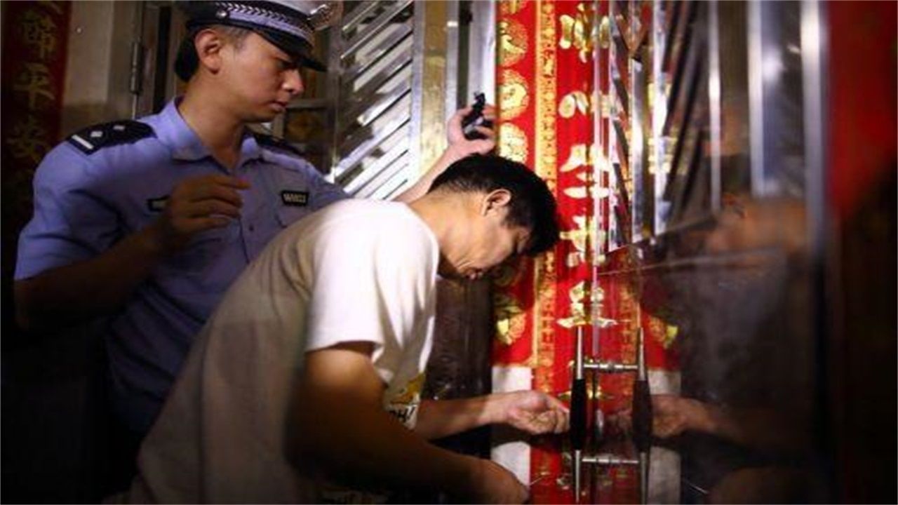 宁德请开锁师傅开了锁后，师傅